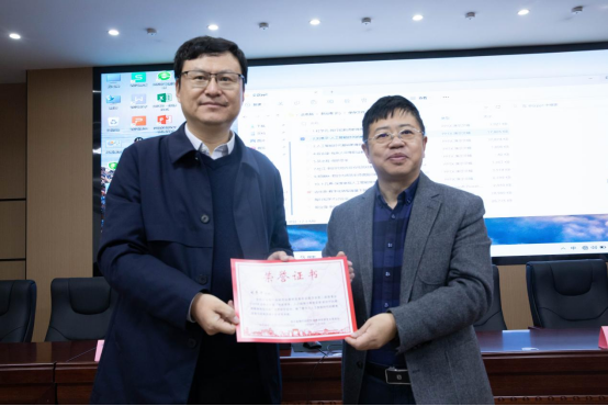 ƽУμĴʡ֪оʦչרҵίԱ